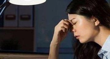 娱乐吃瓜酱熬夜视频